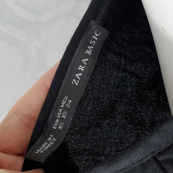 Zara Basics Black Keyhole shirt size XS - Picture 4 of 7